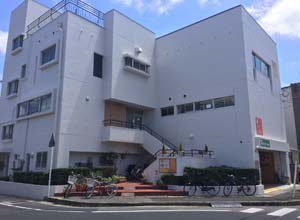 事務局建物